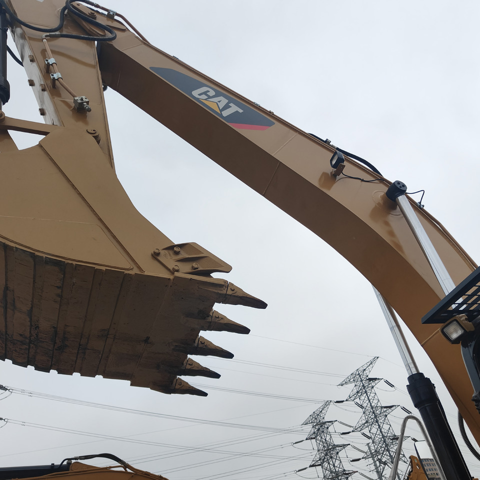 EXCAVATOR Used 30tons Large Caterpillar Excavator 330D2L for Sale Used Excavator in Fine Condition and Low Price Hot Sale - Crawler excavator: picture 4 EXCAVATOR Used 30tons Large Caterpillar Excavator 330D2L for Sale Used Excavator in Fine Condition and Low Price Hot Sale - Crawler excavator: picture 4
