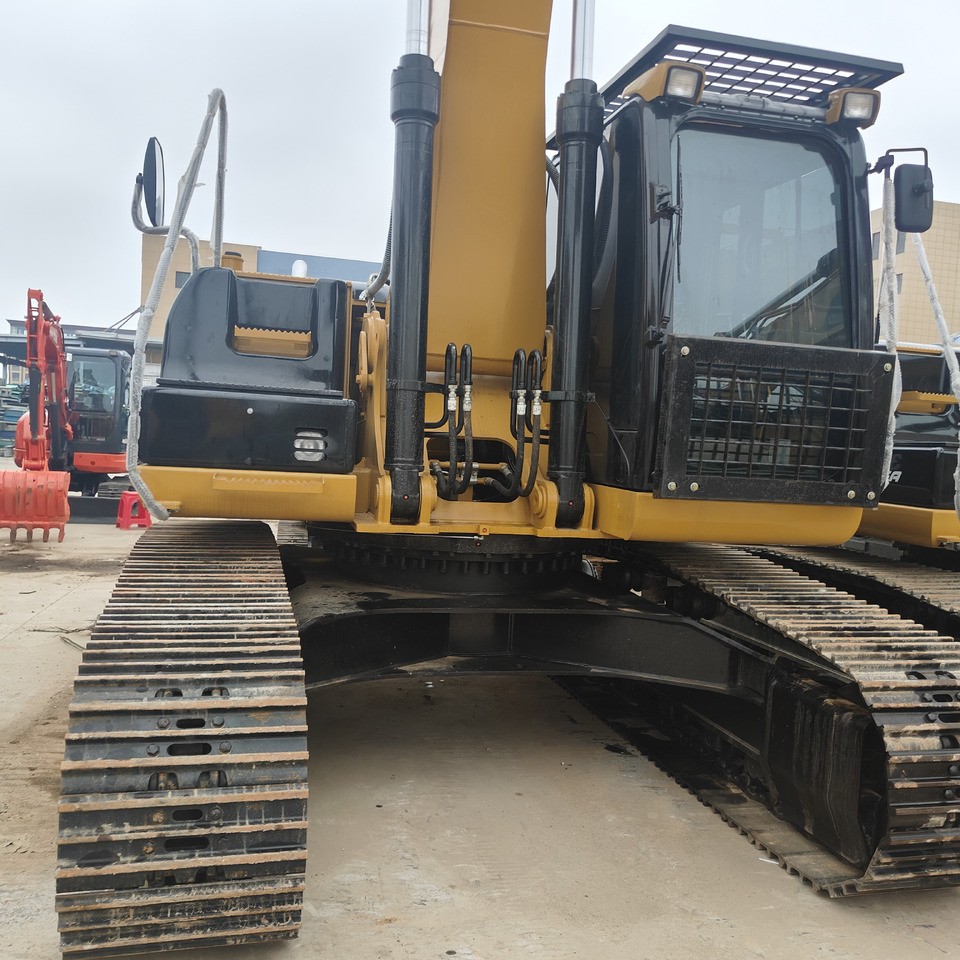 EXCAVATOR Used 30tons Large Caterpillar Excavator 330D2L for Sale Used Excavator in Fine Condition and Low Price Hot Sale - Crawler excavator: picture 3 EXCAVATOR Used 30tons Large Caterpillar Excavator 330D2L for Sale Used Excavator in Fine Condition and Low Price Hot Sale - Crawler excavator: picture 3