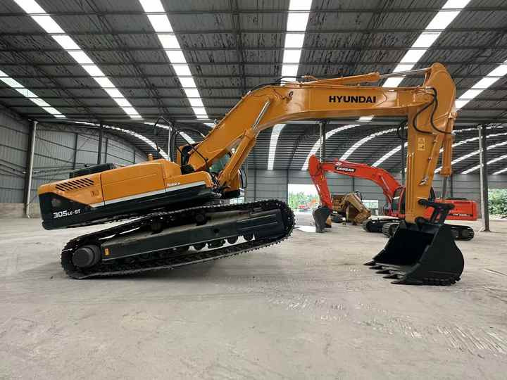 Hyundai Digger 305-9vs Second Hand Korea Made High Performance Machine Hyundai Excavator for Sale - Crawler excavator: picture 4 Hyundai Digger 305-9vs Second Hand Korea Made High Performance Machine Hyundai Excavator for Sale - Crawler excavator: picture 4