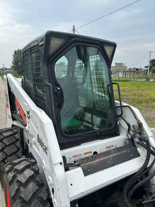 USED BOBCAT S160 Skid-steer Loader Bobcat S160 Carry Sweeper with Very Good Performance Is for Sale at a Low Price. - Skid steer loader: picture 2 USED BOBCAT S160 Skid-steer Loader Bobcat S160 Carry Sweeper with Very Good Performance Is for Sale at a Low Price. - Skid steer loader: picture 2