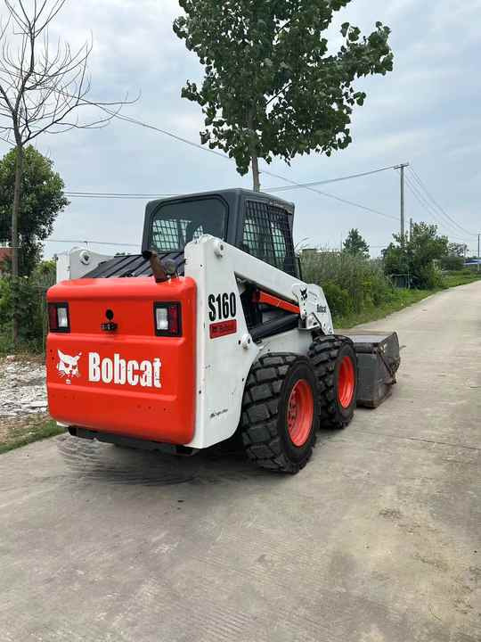 USED BOBCAT S160 Skid-steer Loader Bobcat S160 Carry Sweeper with Very Good Performance Is for Sale at a Low Price. - Skid steer loader: picture 5 USED BOBCAT S160 Skid-steer Loader Bobcat S160 Carry Sweeper with Very Good Performance Is for Sale at a Low Price. - Skid steer loader: picture 5