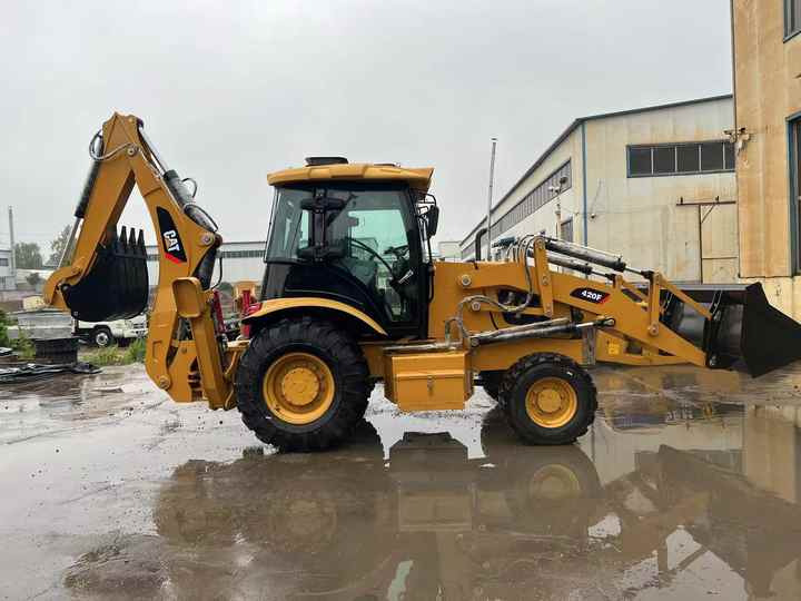 Used Wheel Loader CAT420F Caterpillar 420F Construction Machinery Mini Wheel Skid Steer Loader in Stock - Wheel loader: picture 5 Used Wheel Loader CAT420F Caterpillar 420F Construction Machinery Mini Wheel Skid Steer Loader in Stock - Wheel loader: picture 5