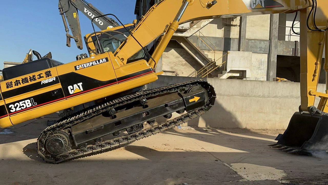 CATERPILLAR 325BL - Crawler excavator: picture 2 CATERPILLAR 325BL - Crawler excavator: picture 2
