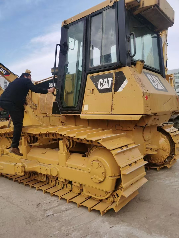 CATERPILLAR D6G2 - Bulldozer: picture 1 CATERPILLAR D6G2 - Bulldozer: picture 1