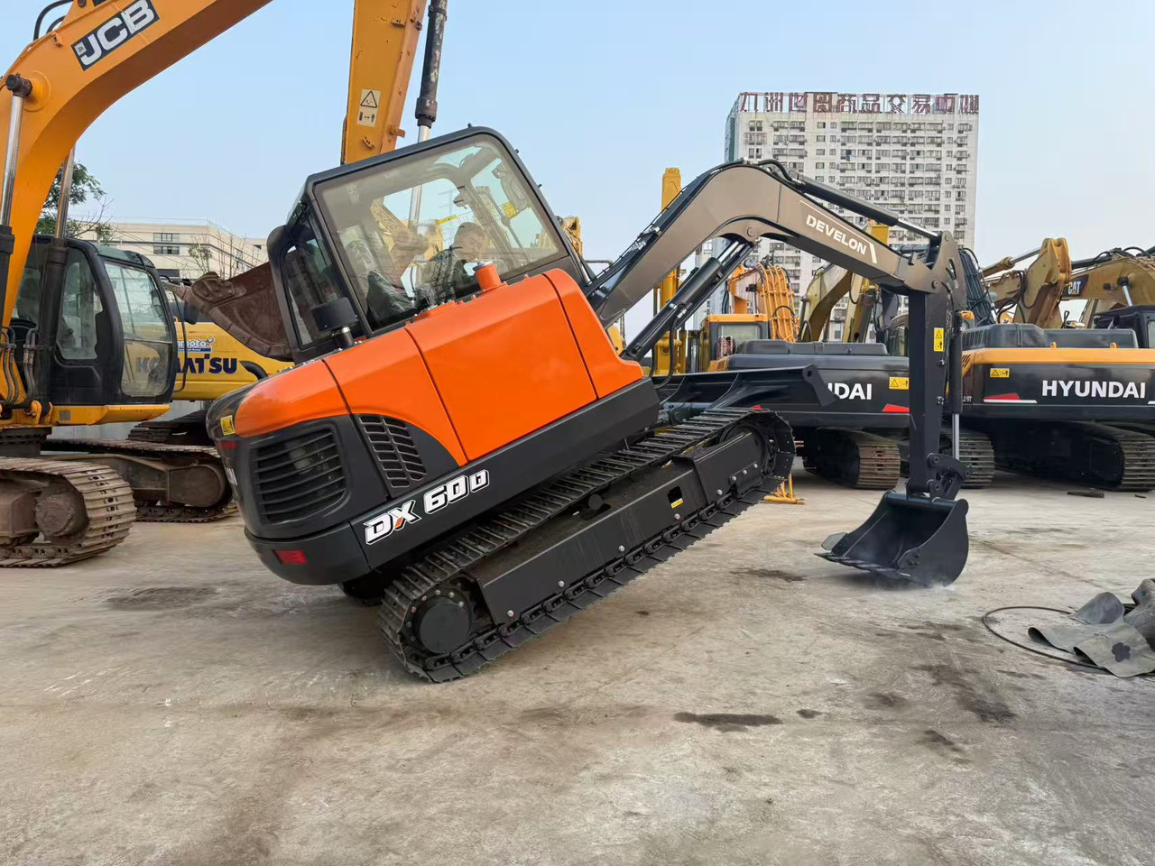 DOOSAN DX60D-10 - Mini excavator: picture 1 DOOSAN DX60D-10 - Mini excavator: picture 1