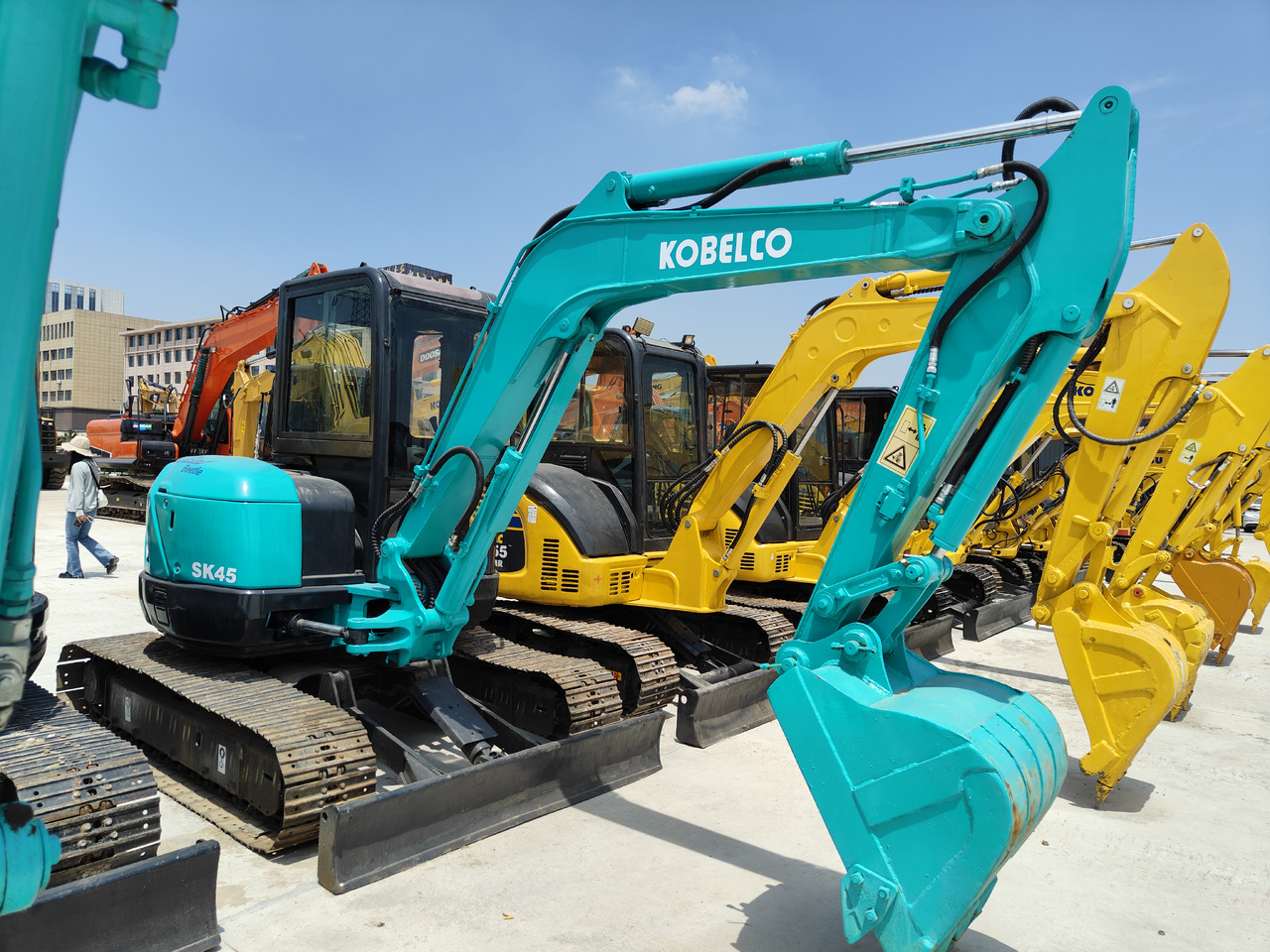 KOBELCO SK45 - Mini excavator: picture 3 KOBELCO SK45 - Mini excavator: picture 3