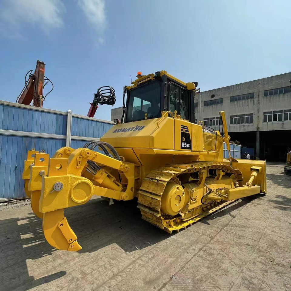 KOMATSU D65EX - Bulldozer: picture 2 KOMATSU D65EX - Bulldozer: picture 2