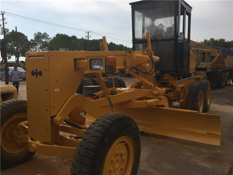 KOMATSU GD305 - Grader: picture 2 KOMATSU GD305 - Grader: picture 2