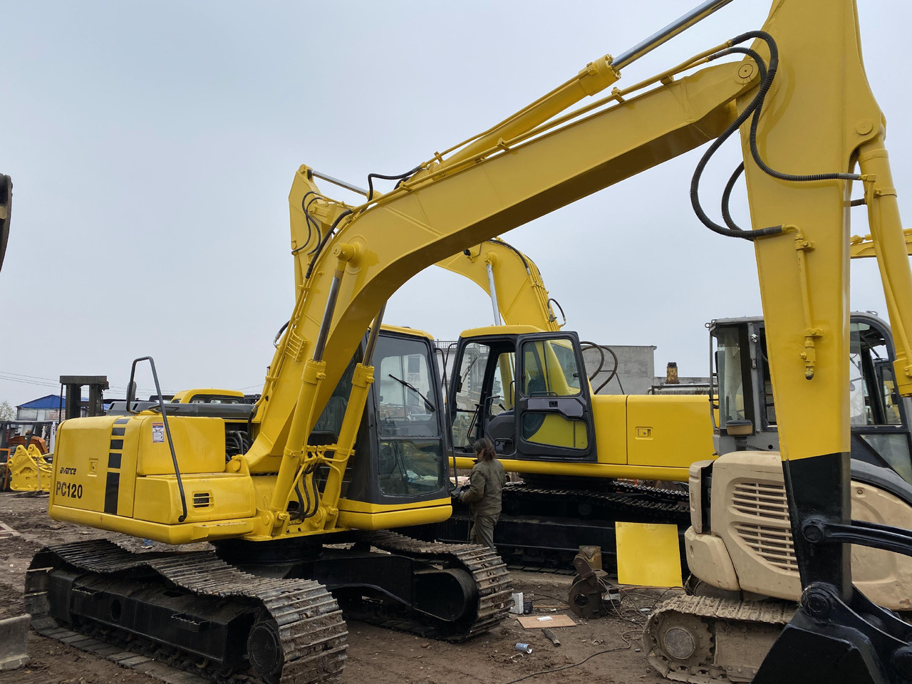 KOMATSU PC120-6 - Crawler excavator: picture 1 KOMATSU PC120-6 - Crawler excavator: picture 1