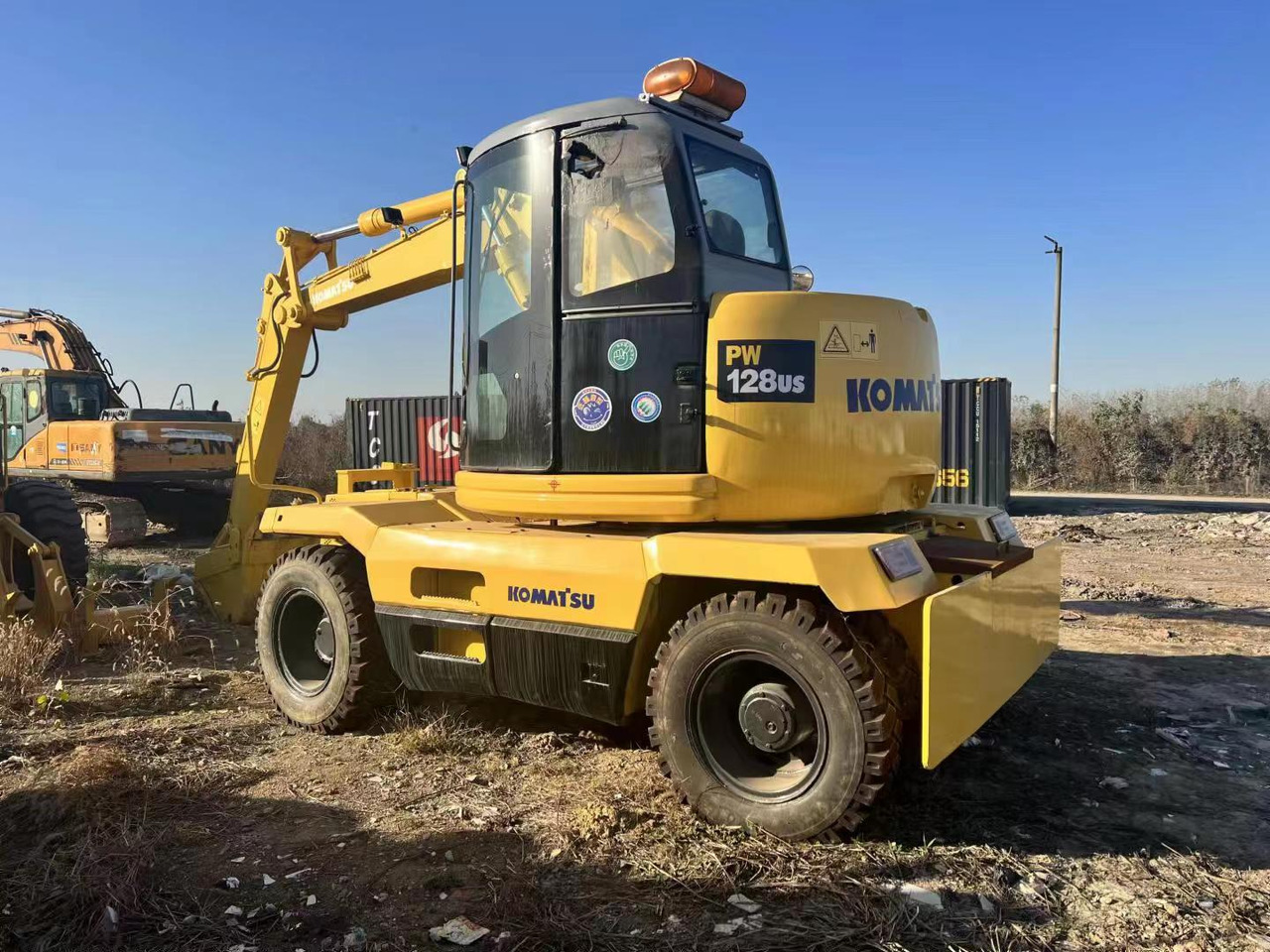 KOMATSU PC128US - Wheel excavator: picture 1 KOMATSU PC128US - Wheel excavator: picture 1