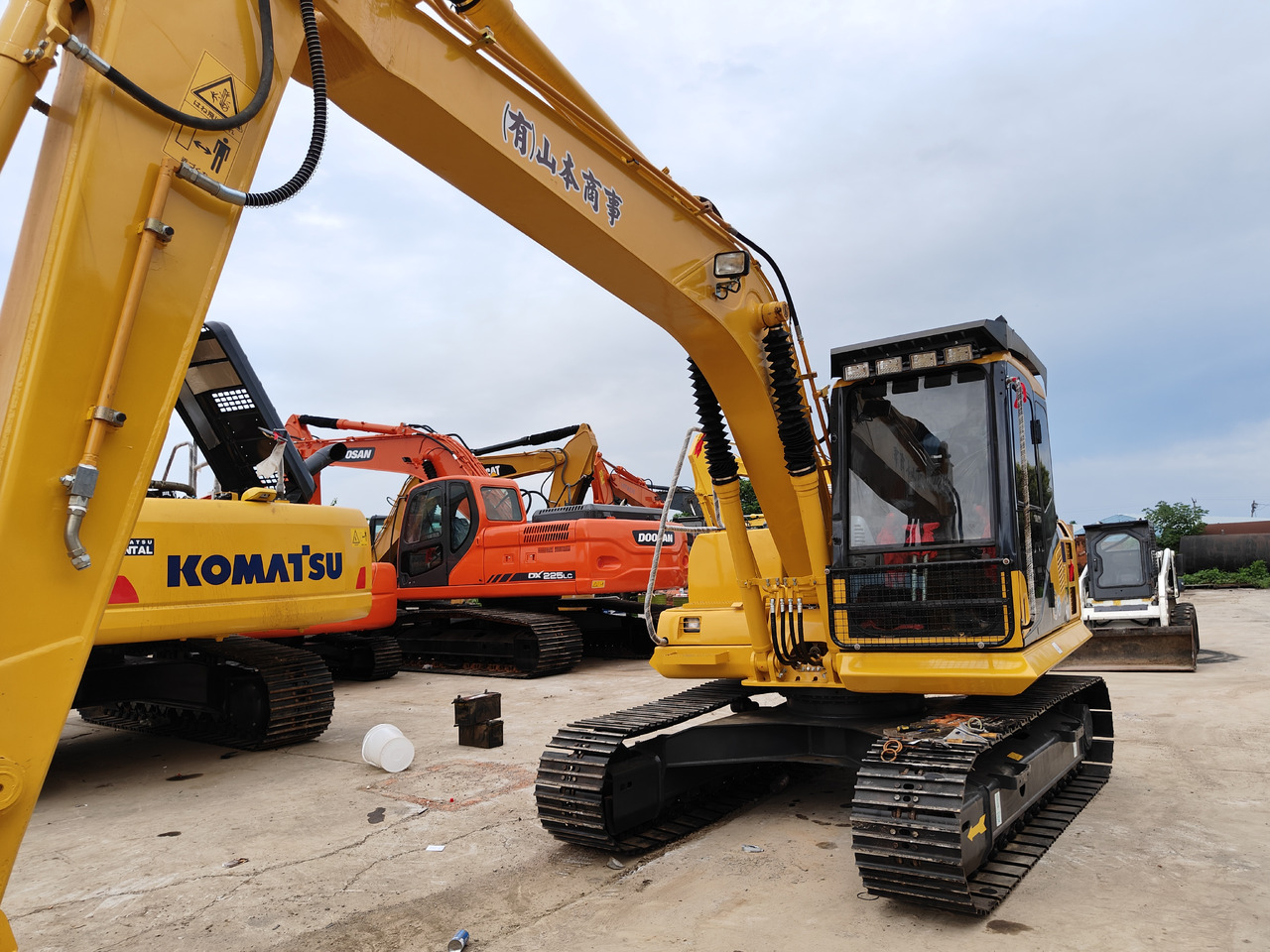 KOMATSU PC130-7 - Crawler excavator: picture 4 KOMATSU PC130-7 - Crawler excavator: picture 4