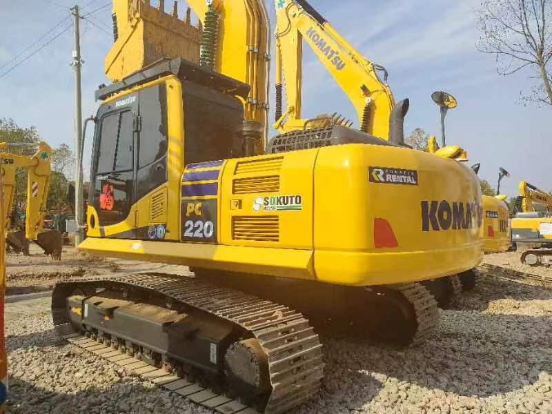 KOMATSU PC220-8 - Crawler excavator: picture 2 KOMATSU PC220-8 - Crawler excavator: picture 2