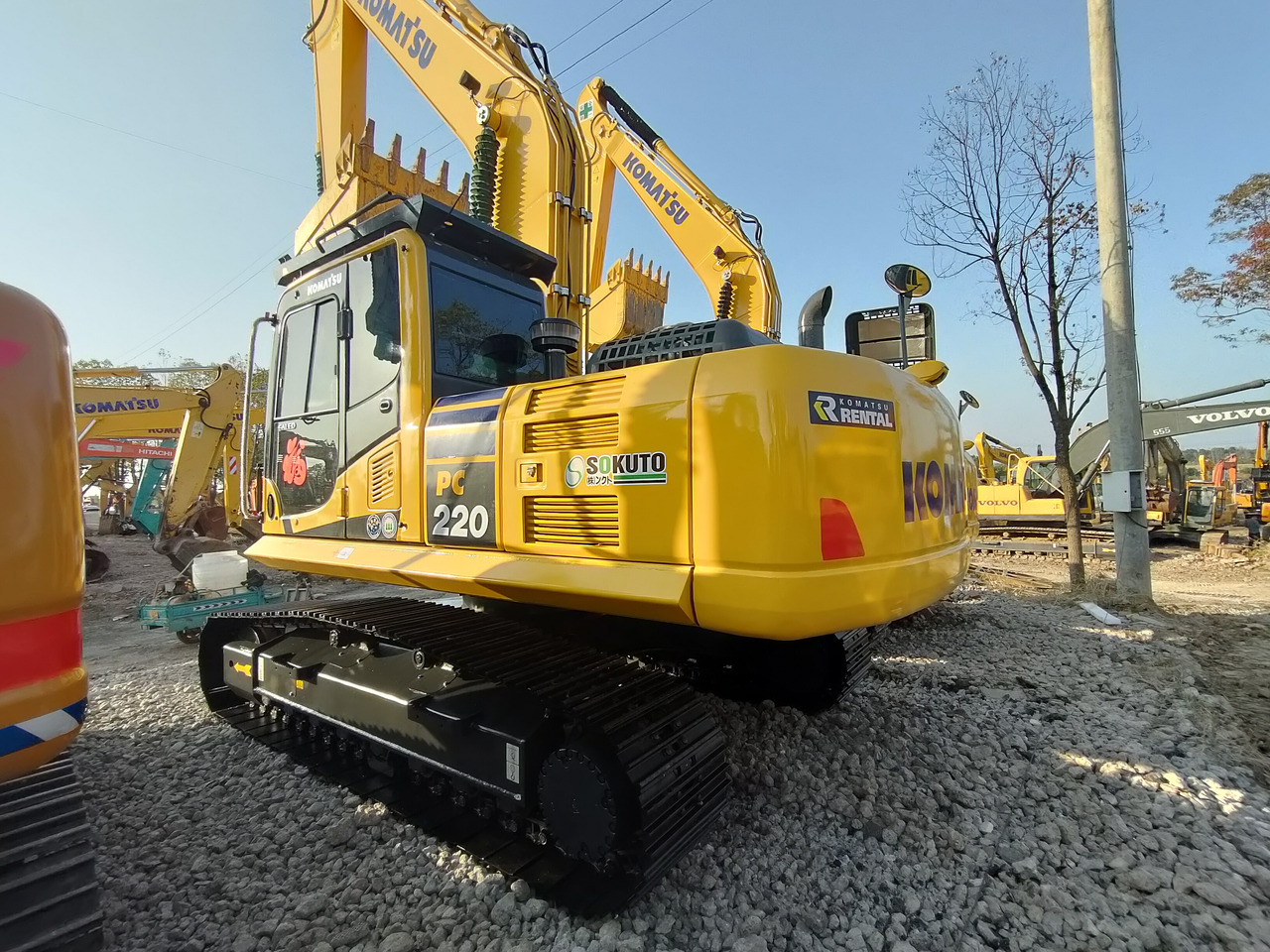 KOMATSU PC220-8 - Crawler excavator: picture 4 KOMATSU PC220-8 - Crawler excavator: picture 4