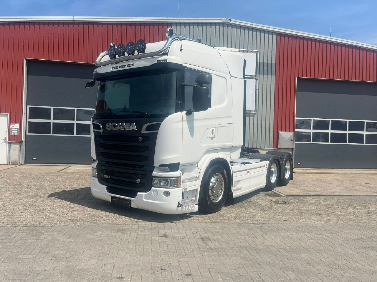 Scania R620-V8 Scania R620 - Tractor unit: picture 1 Scania R620-V8 Scania R620 - Tractor unit: picture 1