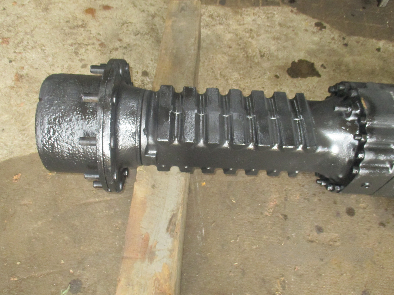 Most napędowy Clark Hurth 123/001 - Axle and parts for Construction machinery: picture 4 Most napędowy Clark Hurth 123/001 - Axle and parts for Construction machinery: picture 4