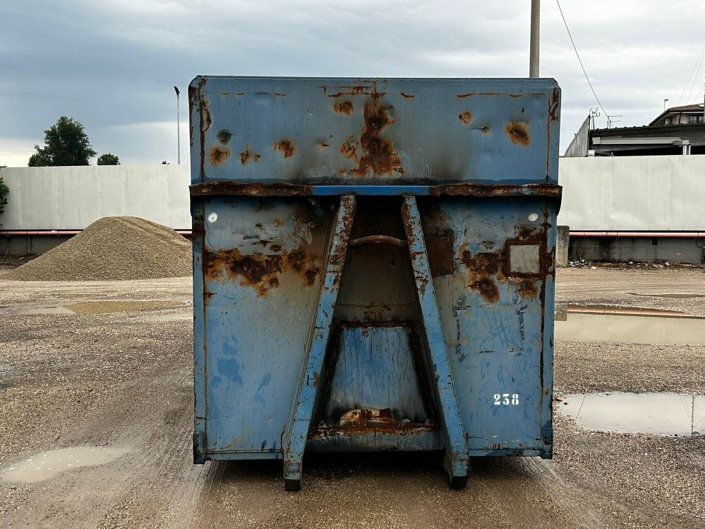 CONTAINER SCARRABILE USATO PER SEGATURA - Roll-off container: picture 2 CONTAINER SCARRABILE USATO PER SEGATURA - Roll-off container: picture 2