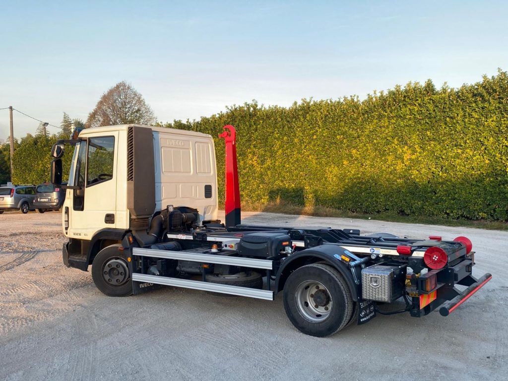 IVECO EUROCARGO 80 E18 CON IMPIANTO SCARRABILE NUO - Hook lift truck: picture 5 IVECO EUROCARGO 80 E18 CON IMPIANTO SCARRABILE NUO - Hook lift truck: picture 5