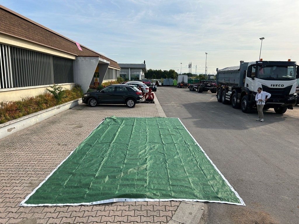 RETE ANTIGRANDINE NUOVA PER COPERTURA CONTAINERS - Body and exterior for Swap body/ Container: picture 1 RETE ANTIGRANDINE NUOVA PER COPERTURA CONTAINERS - Body and exterior for Swap body/ Container: picture 1