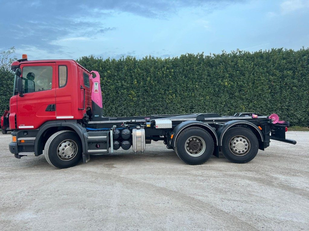 SCANIA G440 SCARRABILE NUOVO PNEUMATICO POSTERIORE - Hook lift truck: picture 3 SCANIA G440 SCARRABILE NUOVO PNEUMATICO POSTERIORE - Hook lift truck: picture 3