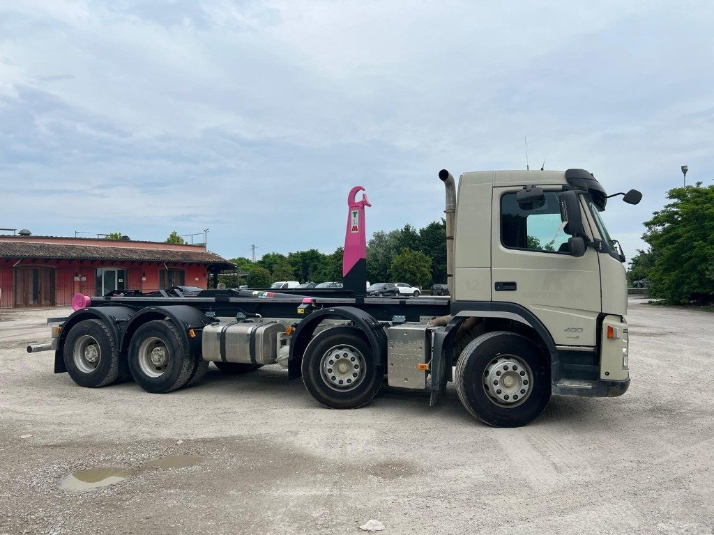 VOLVO FM480 SCARRABILE 8X4 on lease VOLVO FM480 SCARRABILE 8X4: picture 6 VOLVO FM480 SCARRABILE 8X4 on lease VOLVO FM480 SCARRABILE 8X4: picture 6