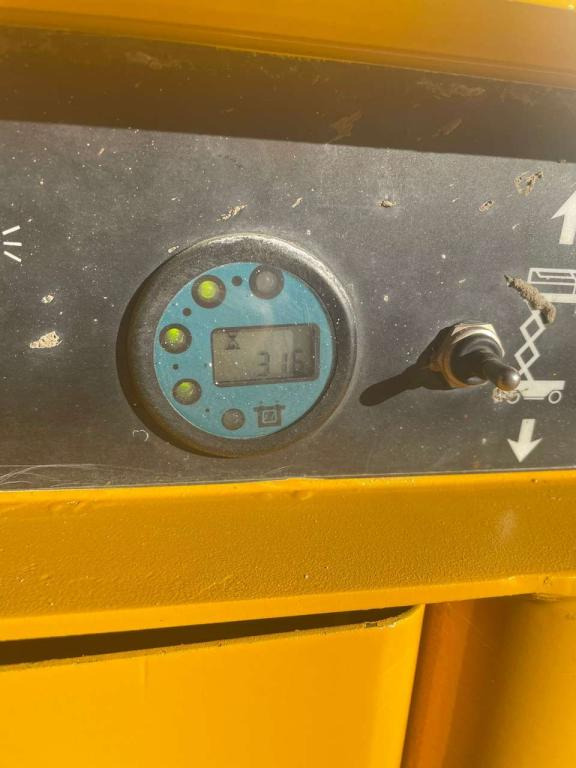 Haulotte COMPACT 10N - Scissor lift: picture 2 Haulotte COMPACT 10N - Scissor lift: picture 2