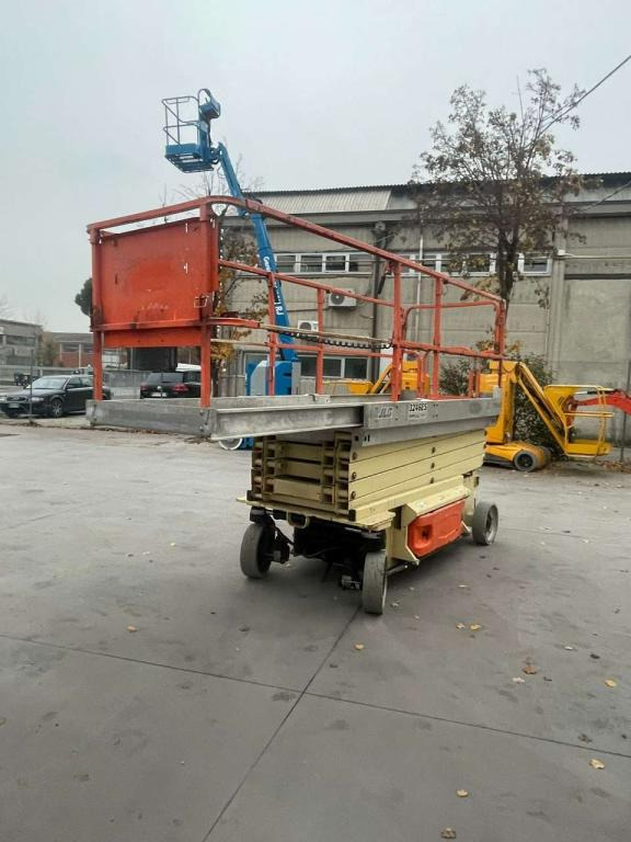 JLG 3246ES - Scissor lift: picture 5 JLG 3246ES - Scissor lift: picture 5