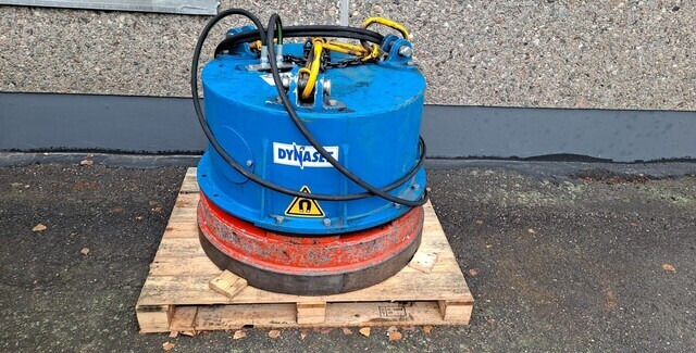 Dynaset HMag 700 ja HMag 900 - Attachment for Material handling equipment: picture 1 Dynaset HMag 700 ja HMag 900 - Attachment for Material handling equipment: picture 1