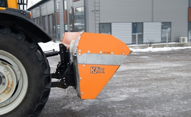 KVex hiekoituskauhat - Sand/ Salt spreader: picture 5 KVex hiekoituskauhat - Sand/ Salt spreader: picture 5