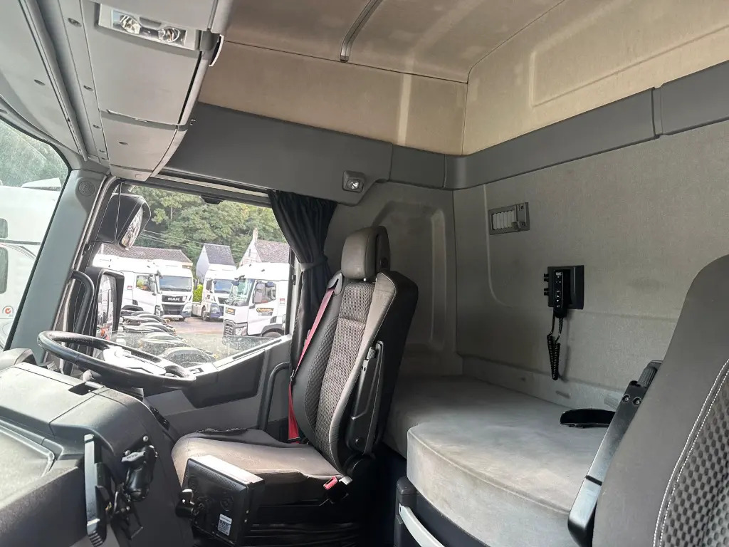 Tractor unit Renault T 460 (EJF): picture 16