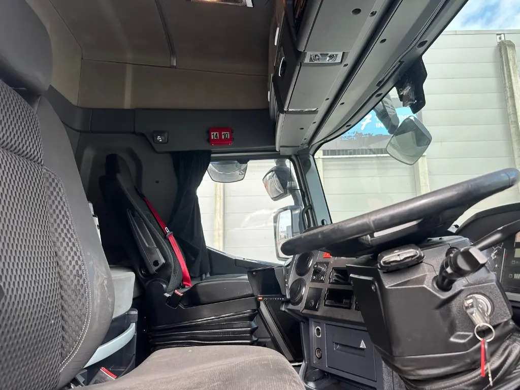 Tractor unit Renault T 460 (EJF): picture 11