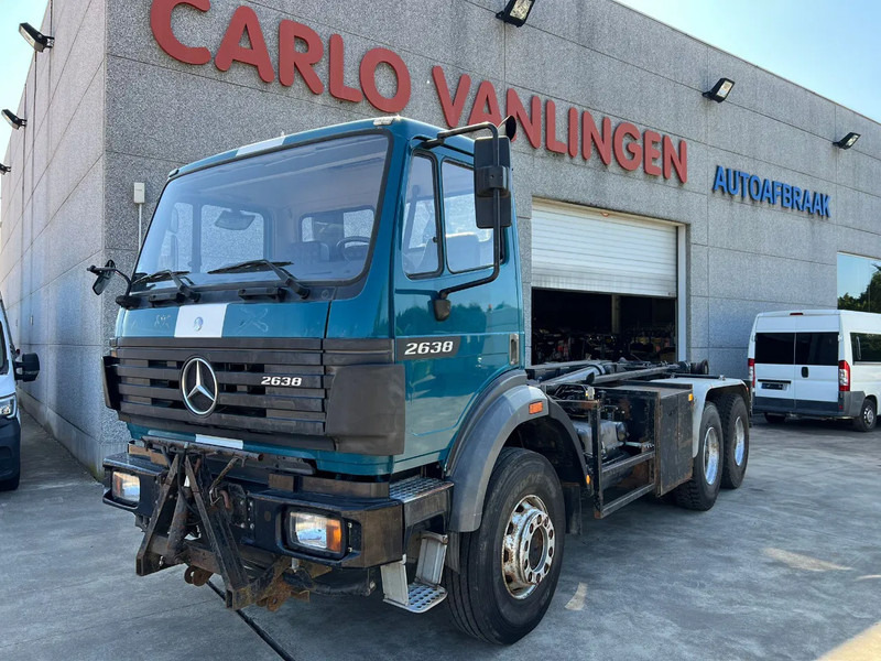 Mercedes-Benz SK 2638 V8 Ex-politie voertuig - Hook lift truck: picture 1 Mercedes-Benz SK 2638 V8 Ex-politie voertuig - Hook lift truck: picture 1