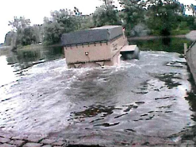 Truck EWK "BISON" (PROTOTYPE) AMPHIBIOUS MULTI PURPOSE TRUCK 4X4: picture 15 Truck EWK "BISON" (PROTOTYPE) AMPHIBIOUS MULTI PURPOSE TRUCK 4X4: picture 15