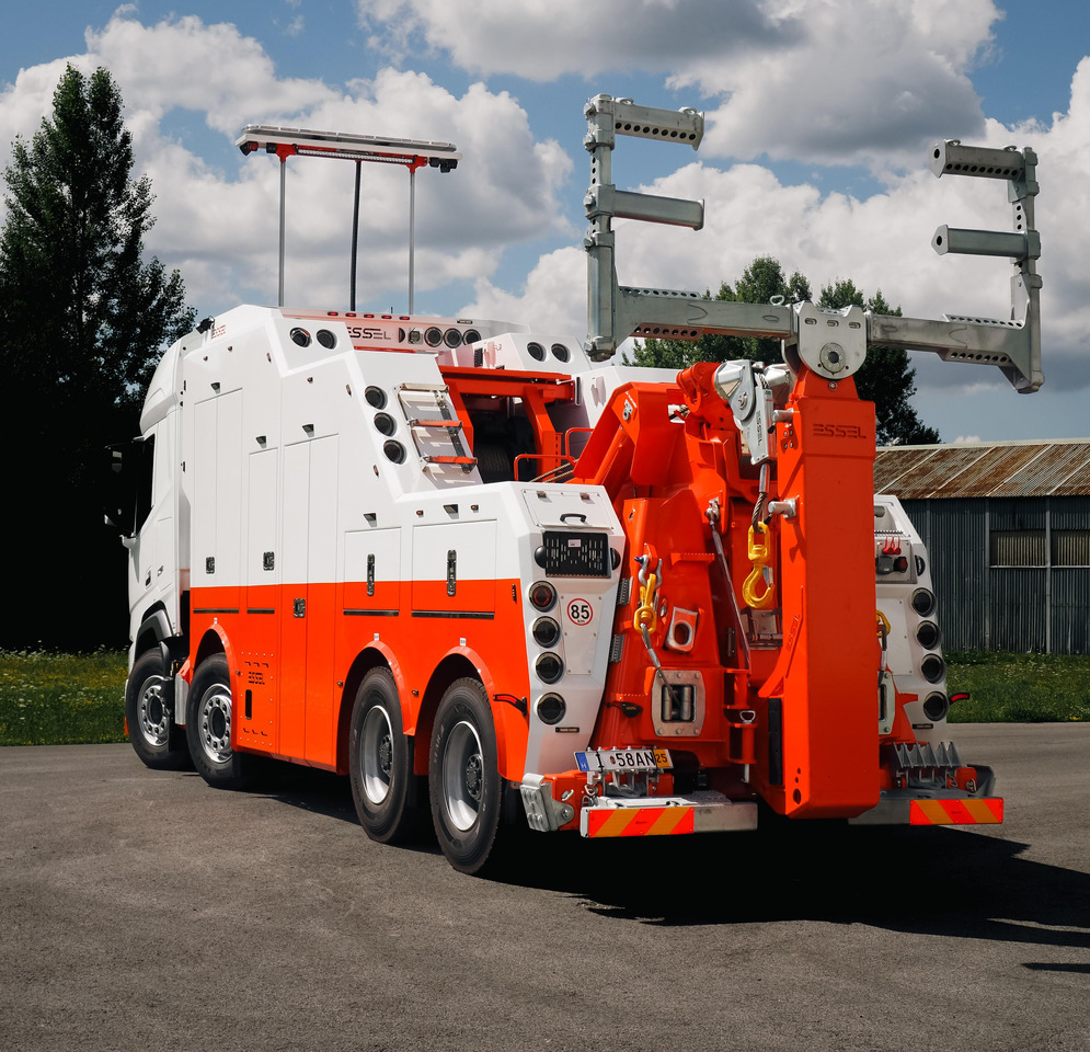 DAF530 FAD 8x4 T-REX 5- winches WHITE RHD - Tow truck: picture 4 DAF530 FAD 8x4 T-REX 5- winches WHITE RHD - Tow truck: picture 4