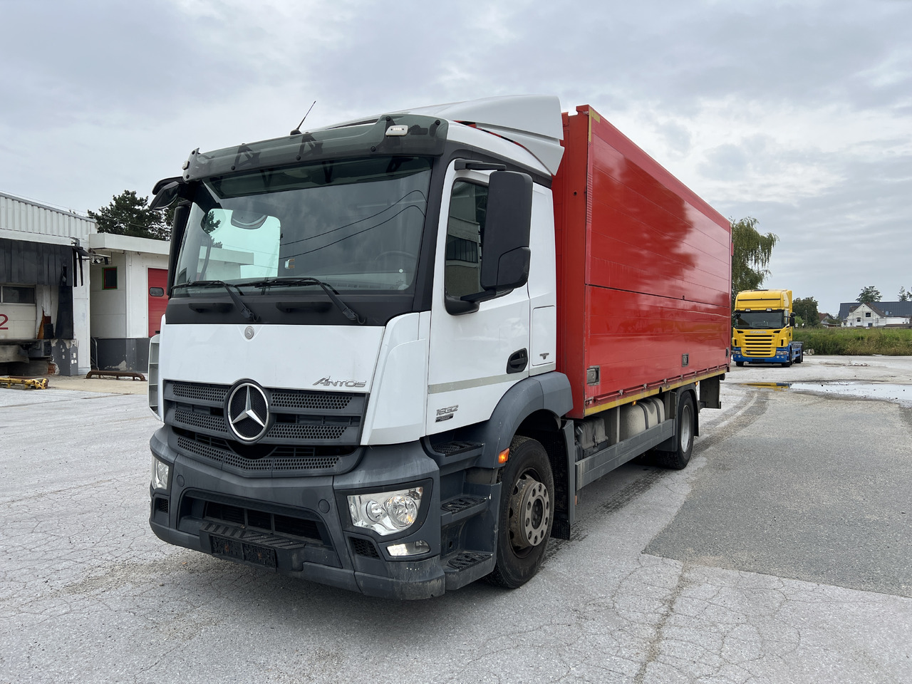 MERCEDES-BENZ ANTOS 1832 Getränkw. LBW | Klima | EURO 6 - Beverage truck: picture 1 MERCEDES-BENZ ANTOS 1832 Getränkw. LBW | Klima | EURO 6 - Beverage truck: picture 1