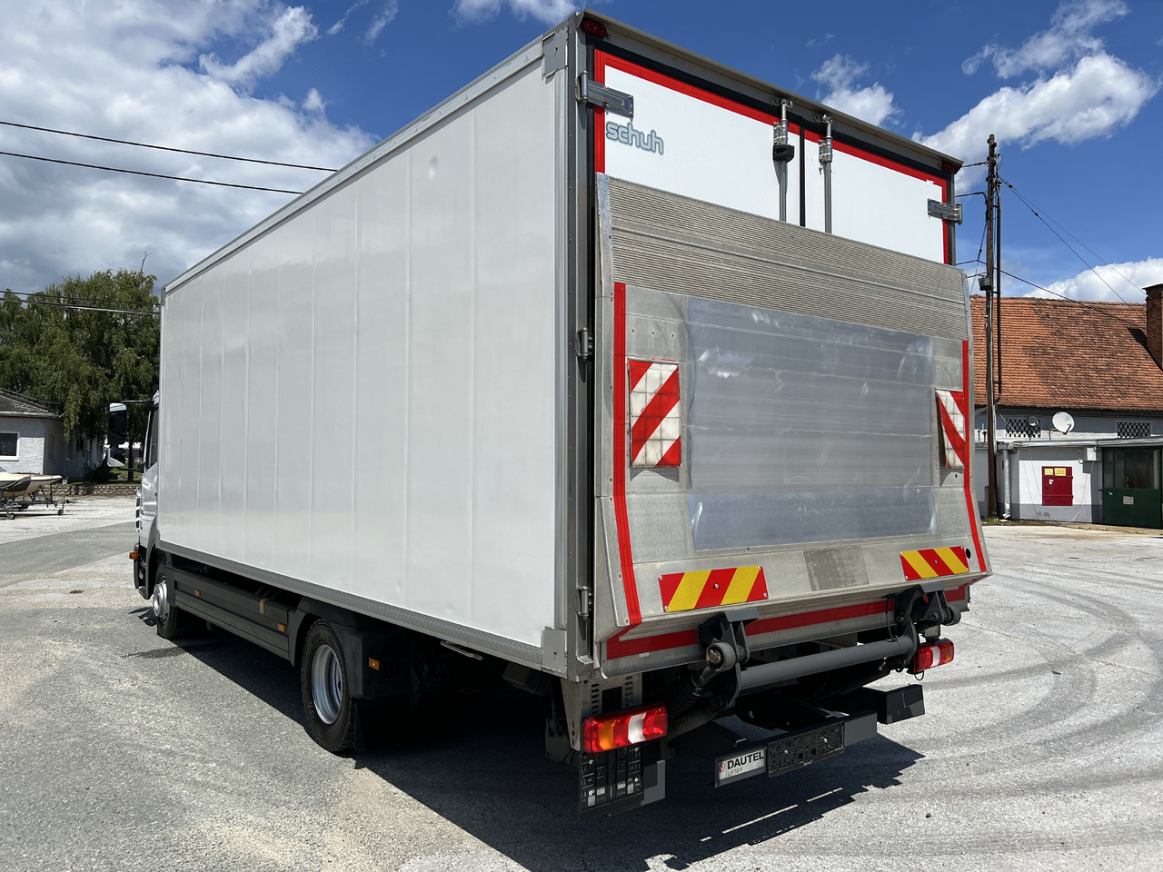 Refrigerator truck MERCEDES-BENZ Mercedes-Benz Atego 1221 Kühlkoffer mit LBW | EZ 2016 | | Klima | Tempomat | Diff. Hinterachse: picture 6