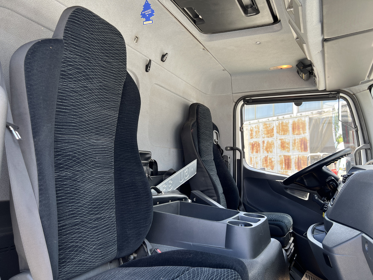 Refrigerator truck MERCEDES-BENZ Mercedes-Benz Atego 1221 Kühlkoffer mit LBW | EZ 2016 | | Klima | Tempomat | Diff. Hinterachse: picture 21
