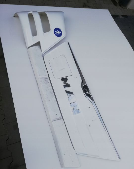 ATRAPA GRILL MASKA MAN NEOPLAN AUTOBUS - Hood: picture 1 ATRAPA GRILL MASKA MAN NEOPLAN AUTOBUS - Hood: picture 1