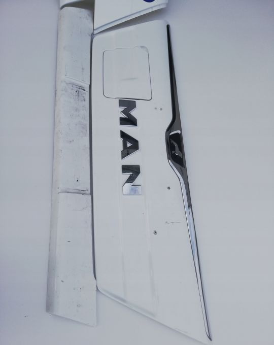 ATRAPA GRILL MASKA MAN NEOPLAN AUTOBUS - Hood: picture 3 ATRAPA GRILL MASKA MAN NEOPLAN AUTOBUS - Hood: picture 3