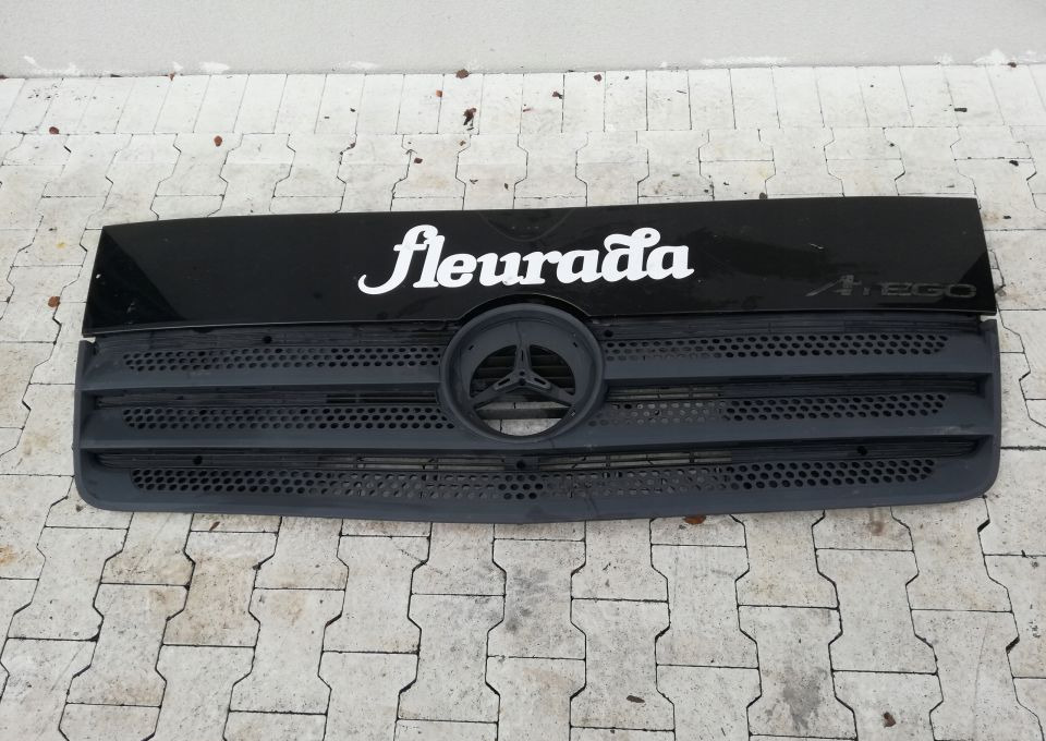 ATRAPA GRILL MASKA MERCEDES ATEGO EURO6 - Hood: picture 1 ATRAPA GRILL MASKA MERCEDES ATEGO EURO6 - Hood: picture 1