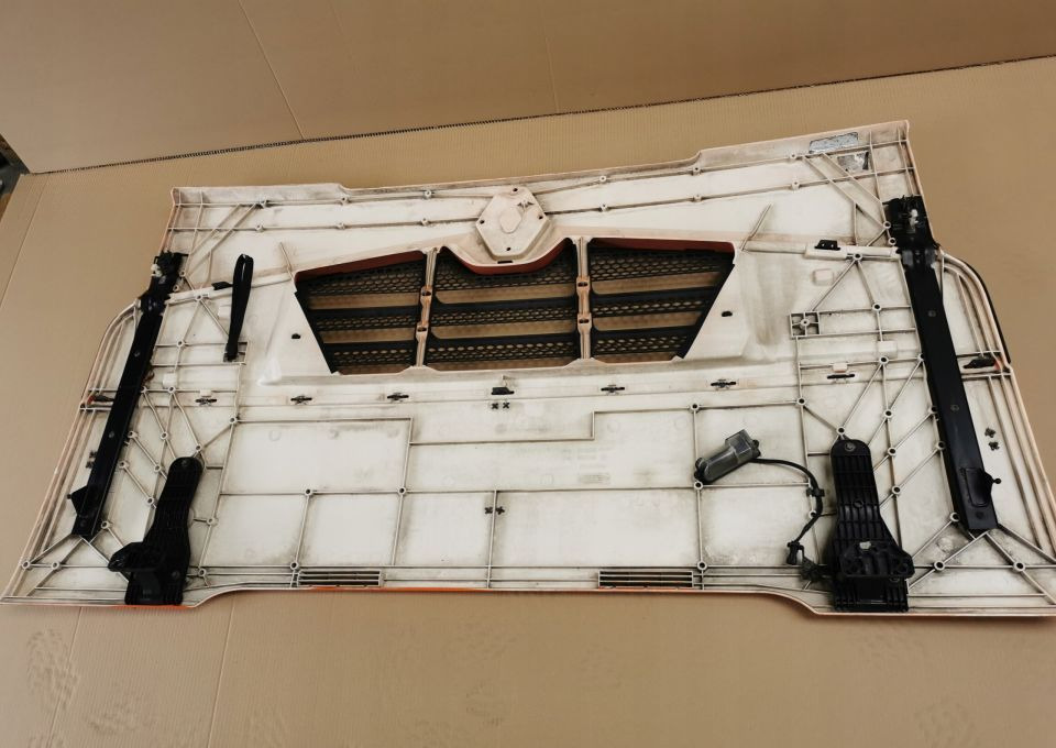 ATRAPA RENAULT PREMIUM DXI ORYGINAŁ - Hood: picture 4 ATRAPA RENAULT PREMIUM DXI ORYGINAŁ - Hood: picture 4