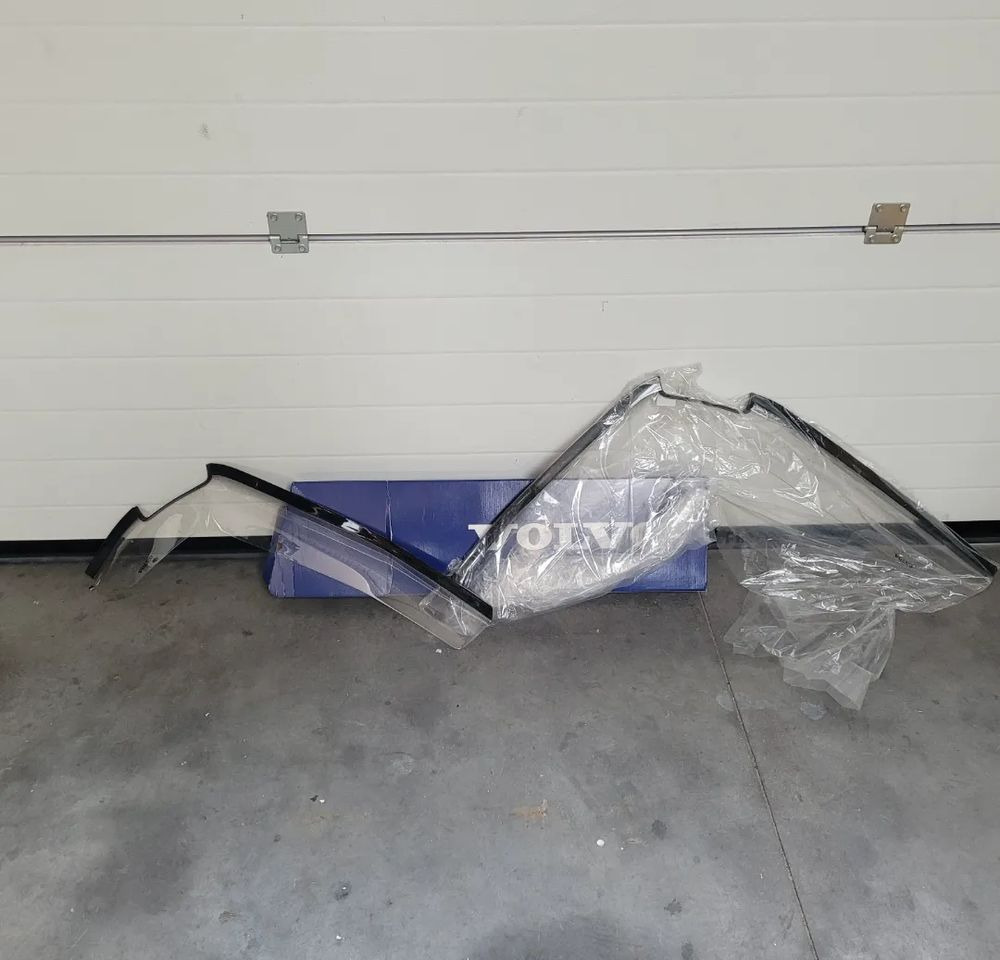 BLENDA NA DRZWI VOLVO FH4 ORYGINAŁ - Door and parts for Truck: picture 1 BLENDA NA DRZWI VOLVO FH4 ORYGINAŁ - Door and parts for Truck: picture 1