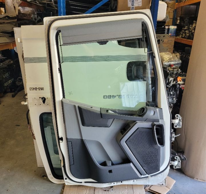 DRZWI LEWE RENAULT RANGE T GAMA - Door and parts for Truck: picture 4 DRZWI LEWE RENAULT RANGE T GAMA - Door and parts for Truck: picture 4