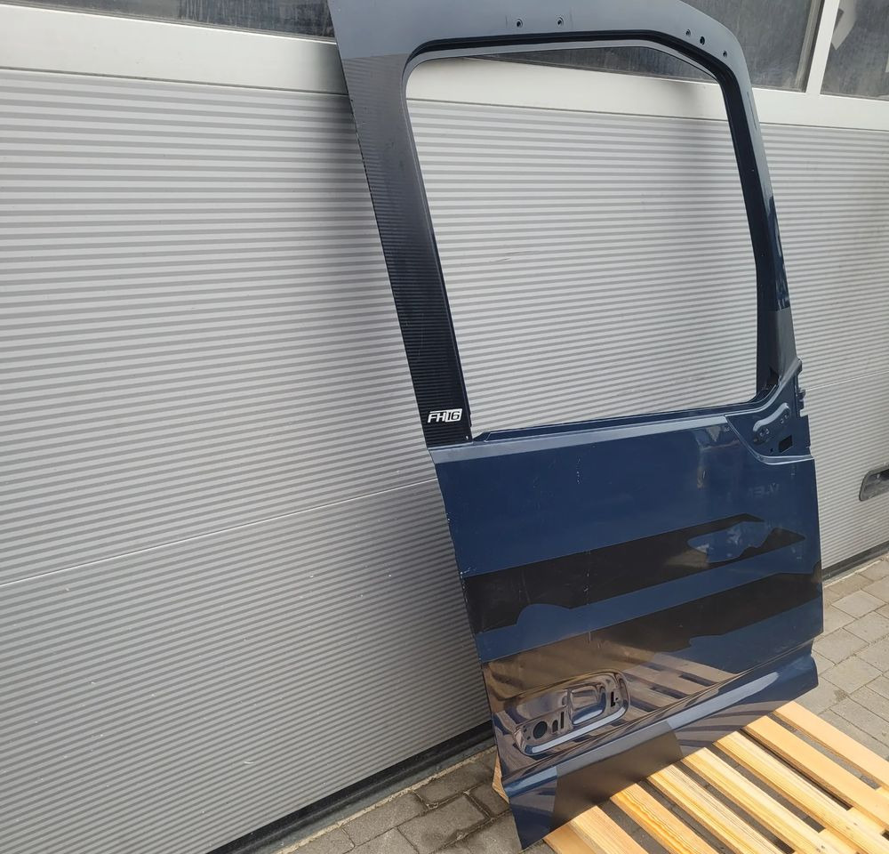 DRZWI VOLVO FH4 FH5 ORYGINAŁ RH. CHWALIM116 - Door and parts for Truck: picture 2 DRZWI VOLVO FH4 FH5 ORYGINAŁ RH. CHWALIM116 - Door and parts for Truck: picture 2