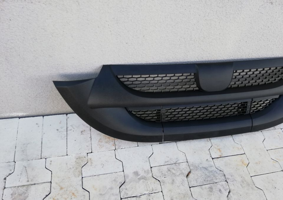 GRILL ATRAPA DAF LF NOWY ORYGINAŁ EURO6 - Hood: picture 2 GRILL ATRAPA DAF LF NOWY ORYGINAŁ EURO6 - Hood: picture 2