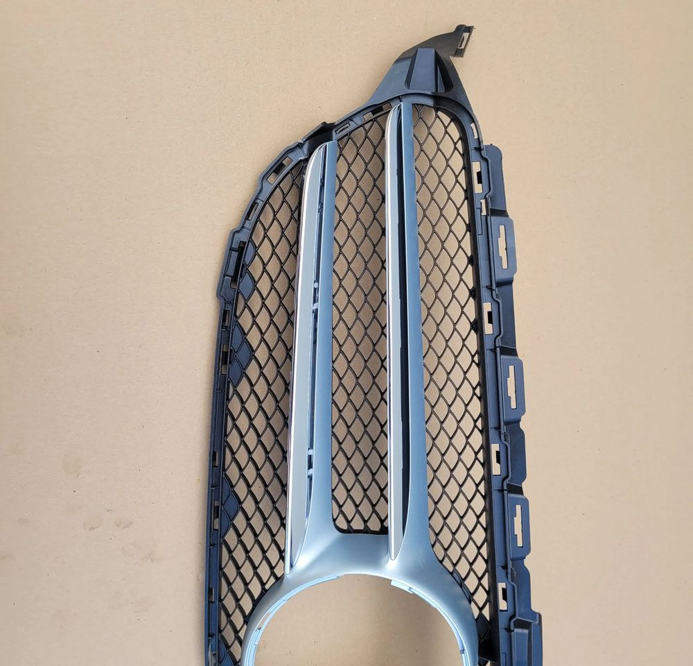 GRILL ATRAPA MERCEDES C KLASA A205 880 01 83 - Grill for Truck: picture 3 GRILL ATRAPA MERCEDES C KLASA A205 880 01 83 - Grill for Truck: picture 3