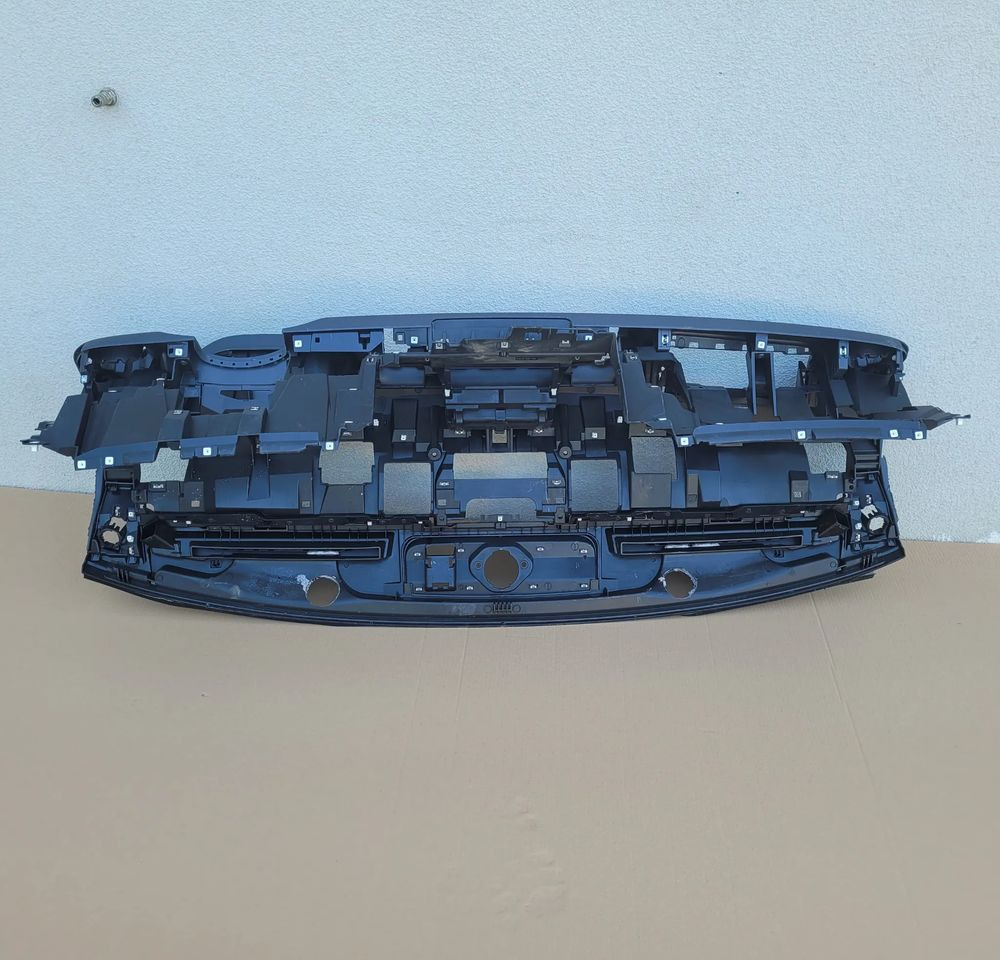 KONSOLA MERCEDES SPRINTER W910 W907 - Dashboard for Truck: picture 4 KONSOLA MERCEDES SPRINTER W910 W907 - Dashboard for Truck: picture 4