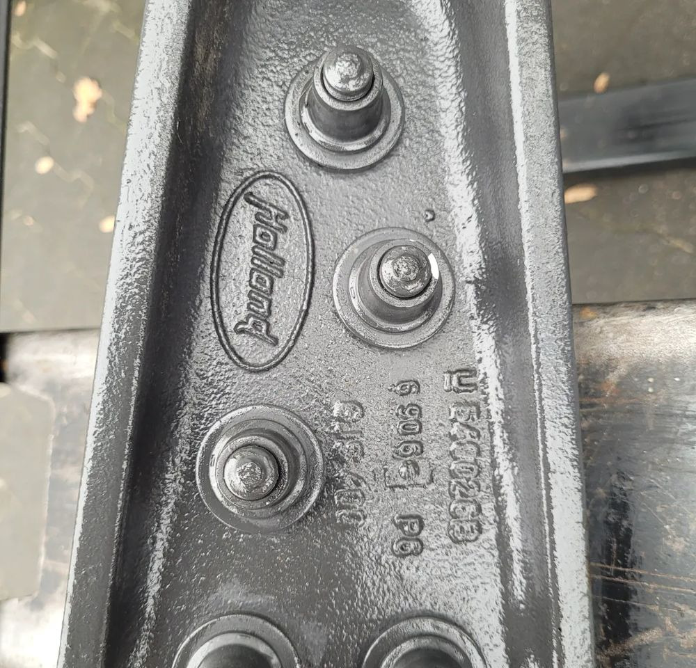 ŁAPY MOCOWANIE SIODLA VOLVO HOLLAND 126239C - Fifth wheel coupling for Truck: picture 4 ŁAPY MOCOWANIE SIODLA VOLVO HOLLAND 126239C - Fifth wheel coupling for Truck: picture 4