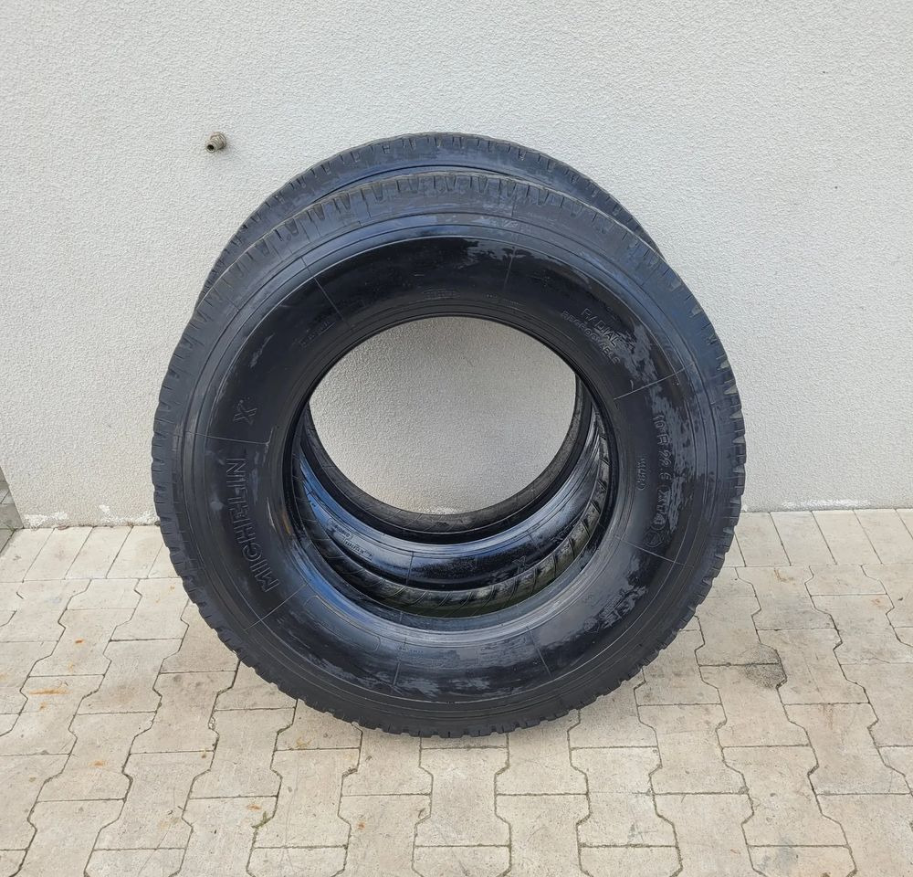 OPONA 10R 22.5 XT4 MICHELIN CENA ZA 1SZT - Tire for Truck: picture 1 OPONA 10R 22.5 XT4 MICHELIN CENA ZA 1SZT - Tire for Truck: picture 1