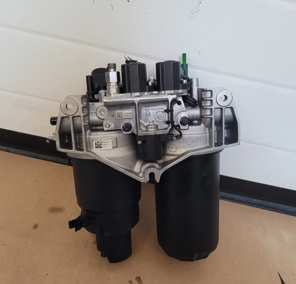 PODSTAWA FILTRA PALIWA VOLVO FH4 ORYGINAŁ 24137484 CHWALIM116 - Fuel filter for Truck: picture 1 PODSTAWA FILTRA PALIWA VOLVO FH4 ORYGINAŁ 24137484 CHWALIM116 - Fuel filter for Truck: picture 1