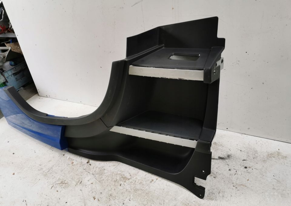 STOPNICA WŁAZ VOLVO FH4 LH. ORYGINAŁ - Footstep for Truck: picture 2 STOPNICA WŁAZ VOLVO FH4 LH. ORYGINAŁ - Footstep for Truck: picture 2